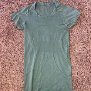 LULULEMON green swiftly tech size 4
